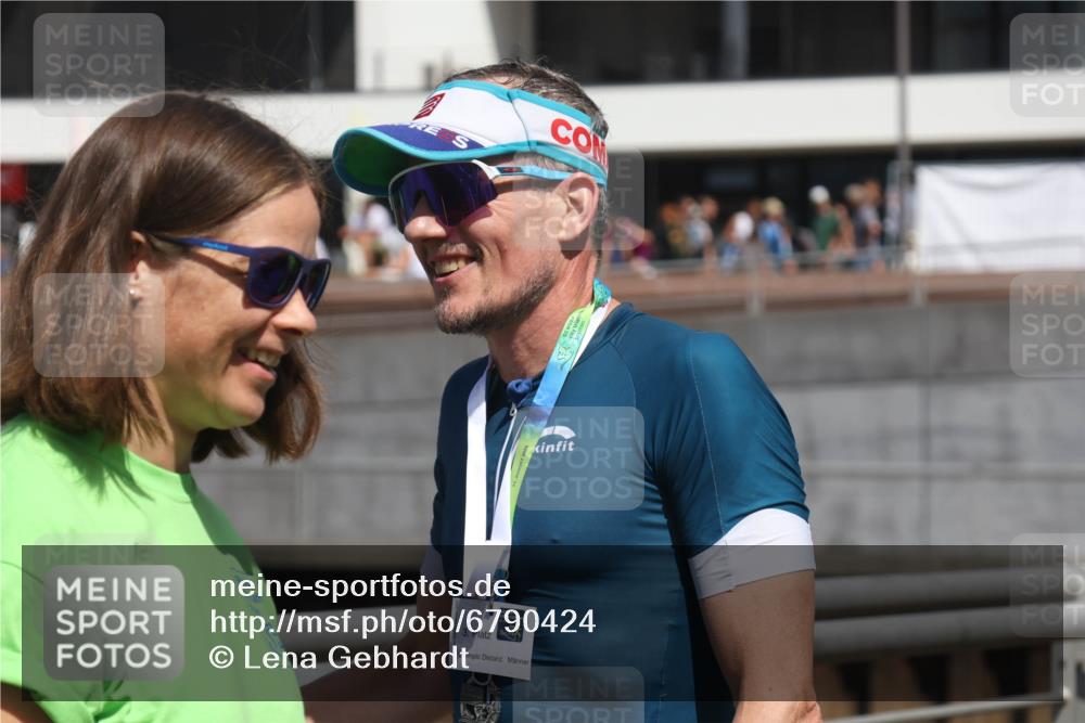 11.08.2024 - GEWOBA Citytriathlon Bremen Lena Gebhardt http://msf.ph/oto/6790424 11.08.2024 13:13:46 Ziel  meine-sportfotos.de