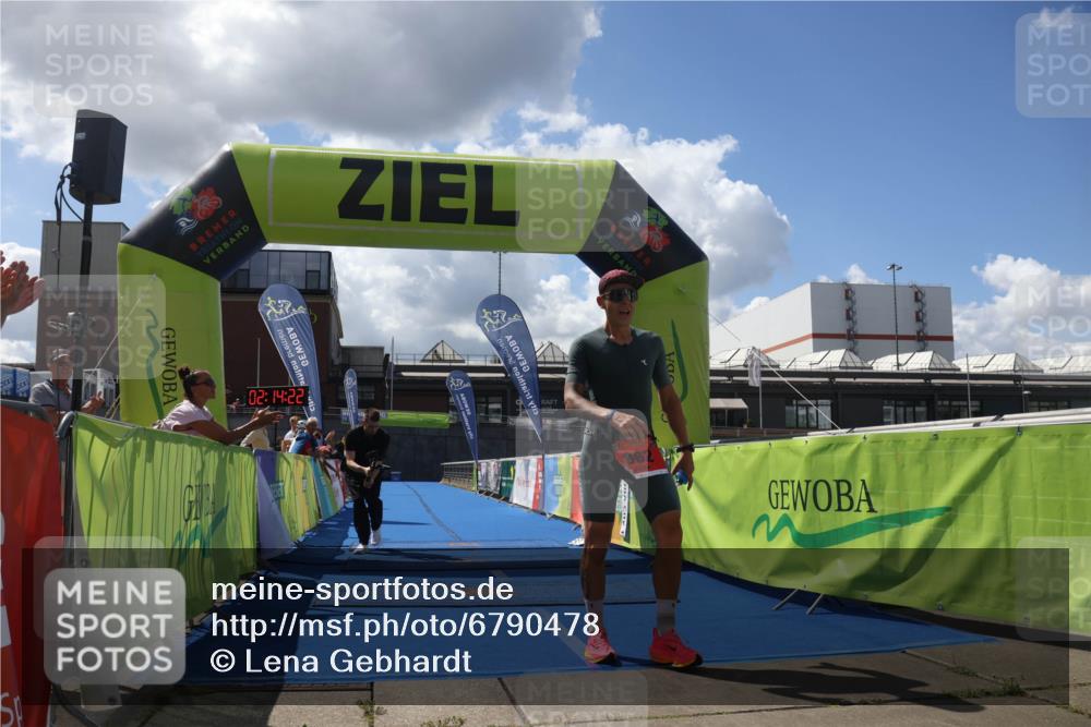 11.08.2024 - GEWOBA Citytriathlon Bremen Lena Gebhardt http://msf.ph/oto/6790478 11.08.2024 13:14:18 Ziel 862 meine-sportfotos.de