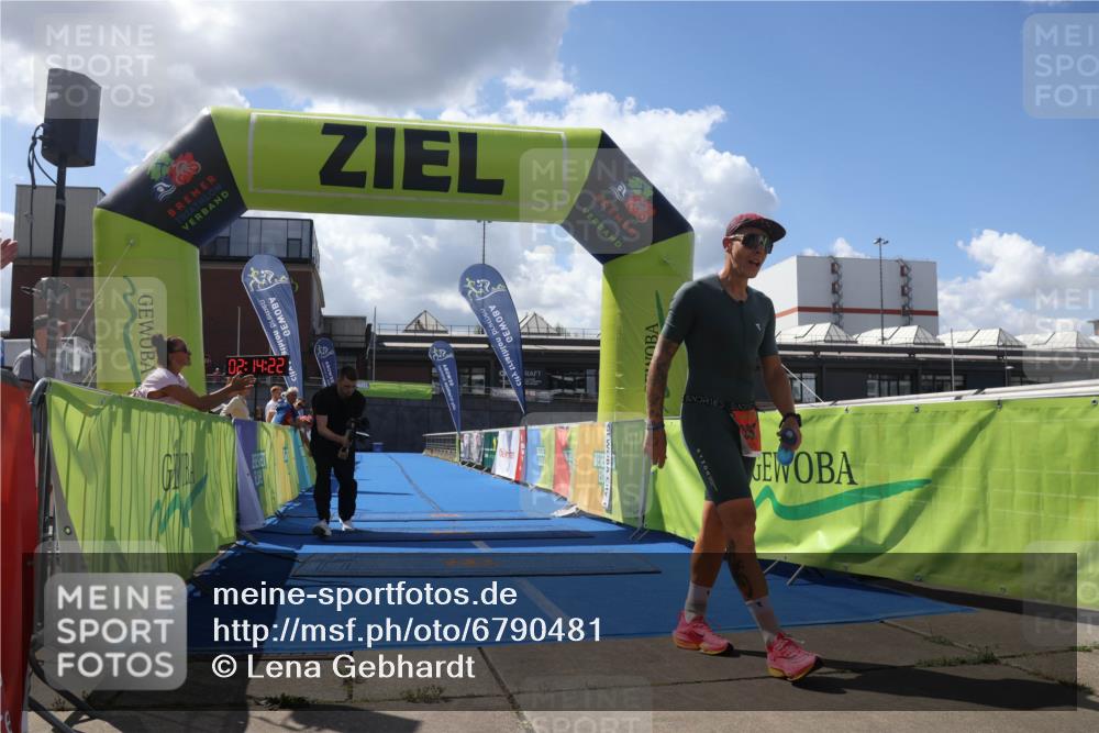 11.08.2024 - GEWOBA Citytriathlon Bremen Lena Gebhardt http://msf.ph/oto/6790481 11.08.2024 13:14:19 Ziel 862 meine-sportfotos.de