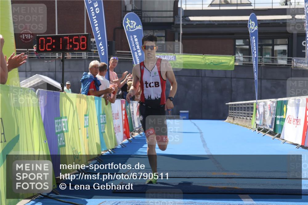 11.08.2024 - GEWOBA Citytriathlon Bremen Lena Gebhardt http://msf.ph/oto/6790511 11.08.2024 13:17:55 Ziel 818 meine-sportfotos.de