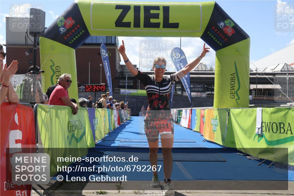 11.08.2024 - GEWOBA Citytriathlon Bremen Lena Gebhardt http://msf.ph/oto/6792267 11.08.2024 13:34:46 Ziel 1004 meine-sportfotos.de