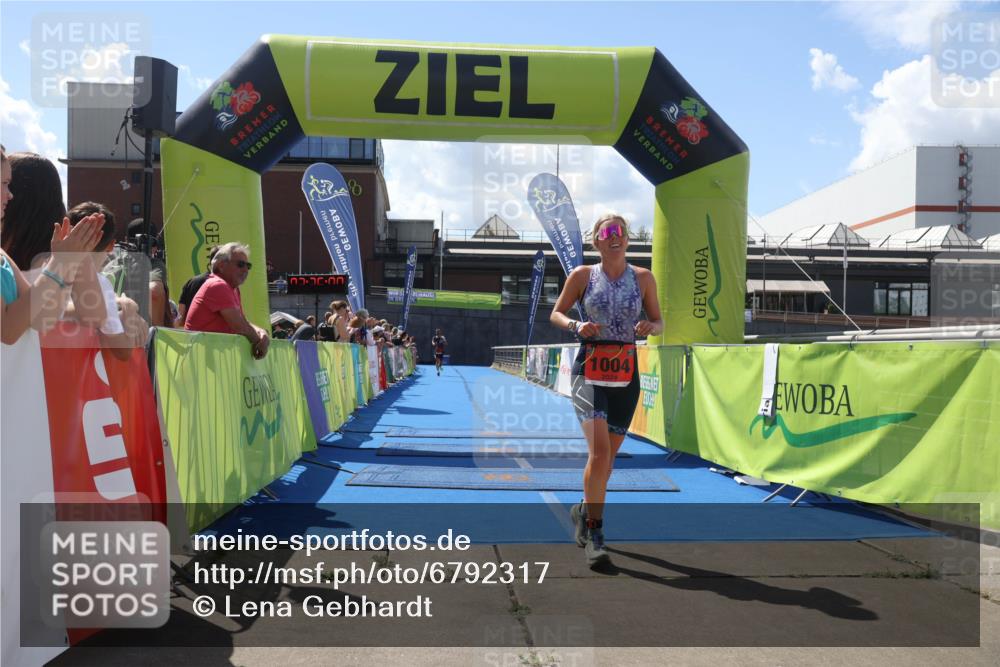 11.08.2024 - GEWOBA Citytriathlon Bremen Lena Gebhardt http://msf.ph/oto/6792317 11.08.2024 13:34:56 Ziel 918, 1004 meine-sportfotos.de