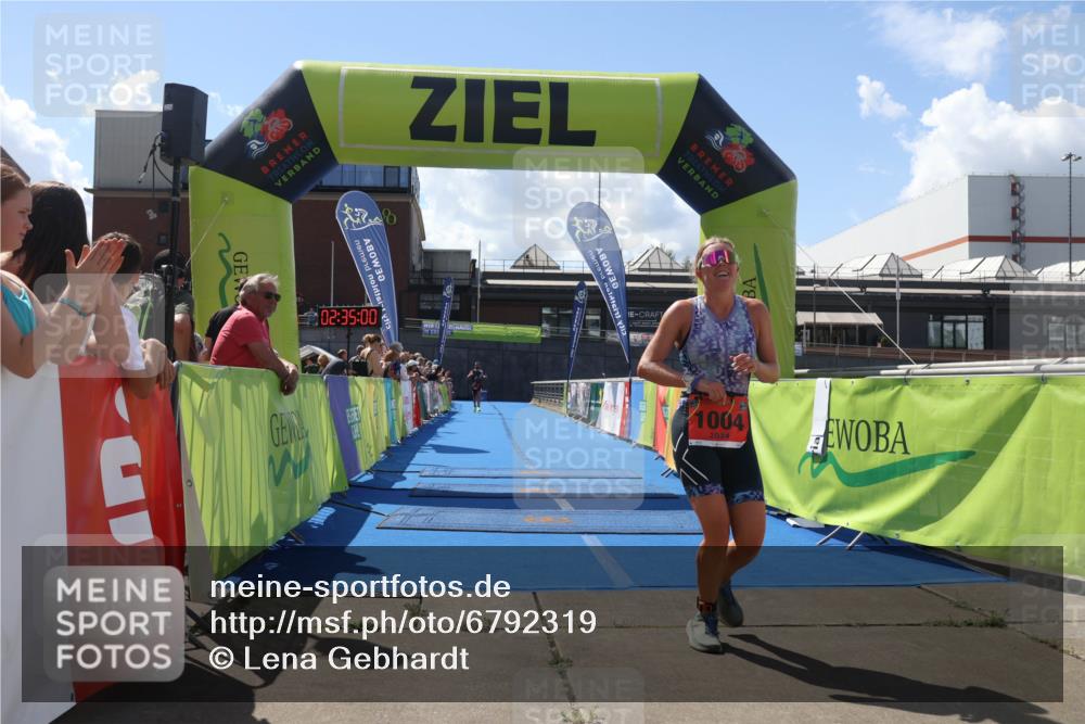 11.08.2024 - GEWOBA Citytriathlon Bremen Lena Gebhardt http://msf.ph/oto/6792319 11.08.2024 13:34:57 Ziel 918, 1004 meine-sportfotos.de