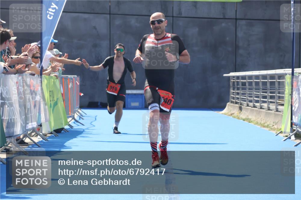 11.08.2024 - GEWOBA Citytriathlon Bremen Lena Gebhardt http://msf.ph/oto/6792417 11.08.2024 13:36:36 Ziel 819, 1040 meine-sportfotos.de