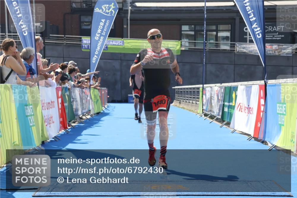 11.08.2024 - GEWOBA Citytriathlon Bremen Lena Gebhardt http://msf.ph/oto/6792430 11.08.2024 13:36:39 Ziel 819, 1040 meine-sportfotos.de