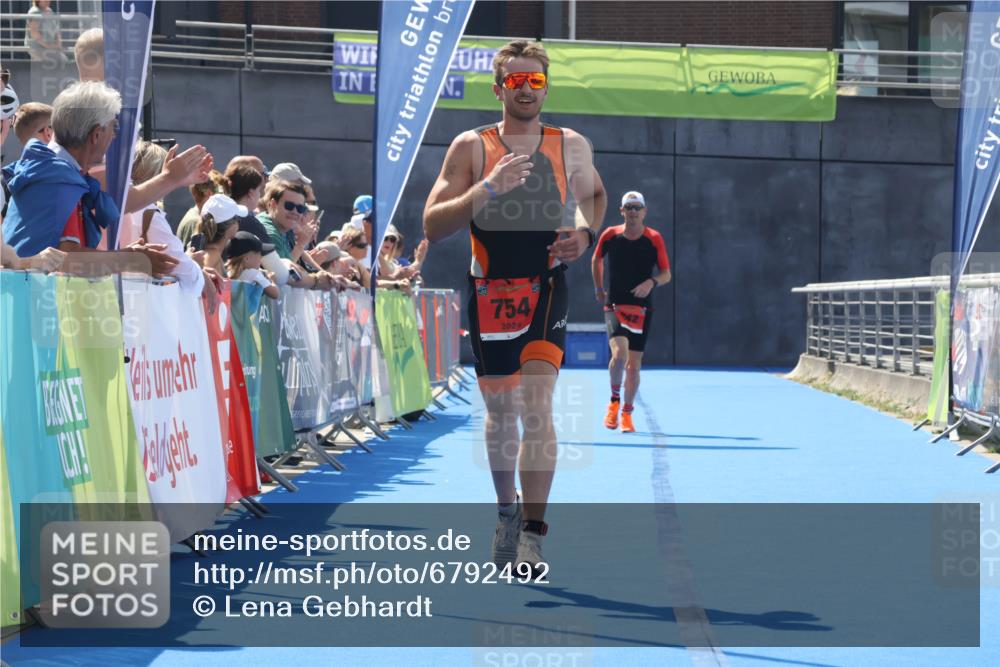 11.08.2024 - GEWOBA Citytriathlon Bremen Lena Gebhardt http://msf.ph/oto/6792492 11.08.2024 13:36:48 Ziel 754, 819, 942 meine-sportfotos.de