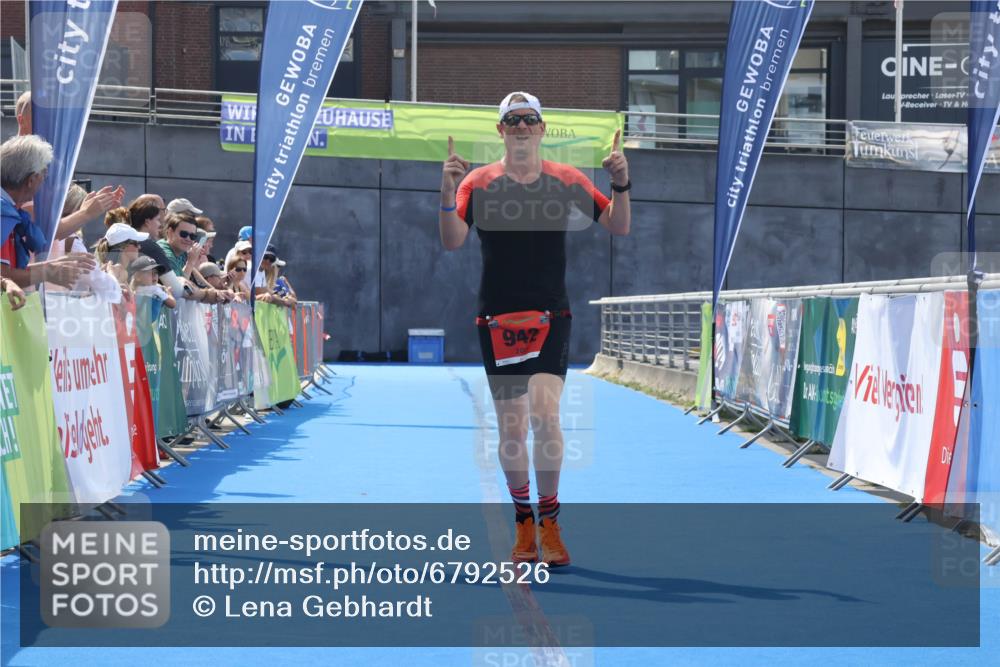 11.08.2024 - GEWOBA Citytriathlon Bremen Lena Gebhardt http://msf.ph/oto/6792526 11.08.2024 13:36:53 Ziel 754, 942 meine-sportfotos.de
