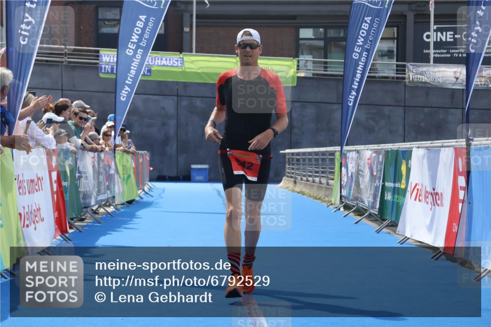 11.08.2024 - GEWOBA Citytriathlon Bremen Lena Gebhardt http://msf.ph/oto/6792529 11.08.2024 13:36:54 Ziel 754, 942 meine-sportfotos.de