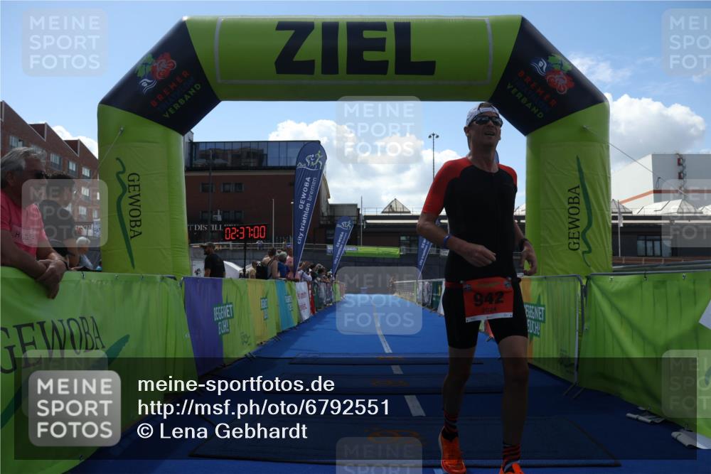 11.08.2024 - GEWOBA Citytriathlon Bremen Lena Gebhardt http://msf.ph/oto/6792551 11.08.2024 13:36:56 Ziel 754, 942 meine-sportfotos.de