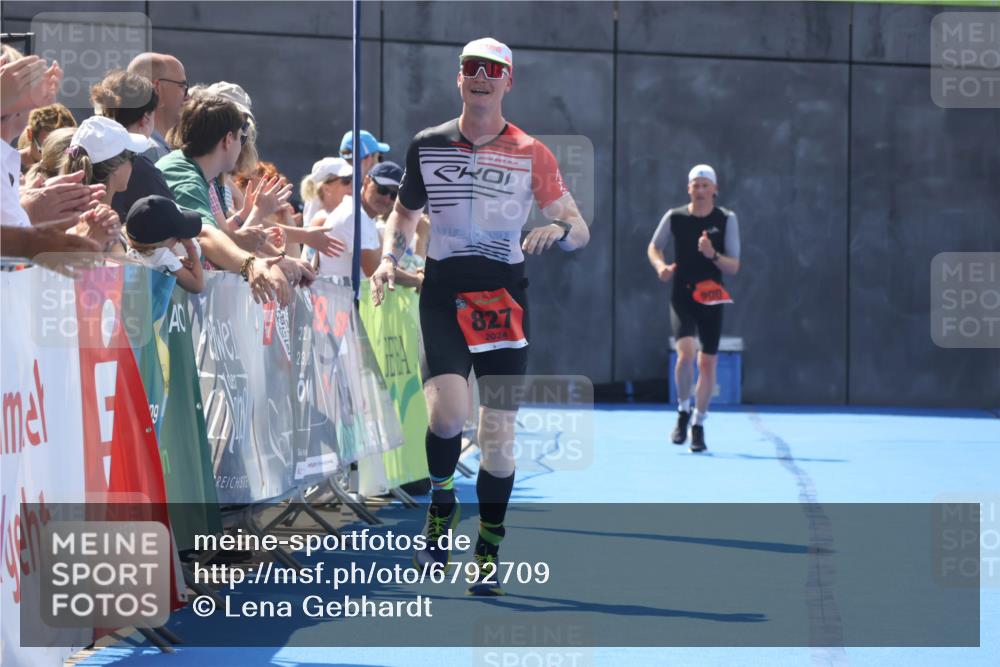 11.08.2024 - GEWOBA Citytriathlon Bremen Lena Gebhardt http://msf.ph/oto/6792709 11.08.2024 13:37:48 Ziel 827, 846 meine-sportfotos.de