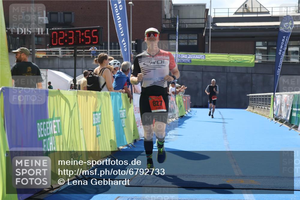 11.08.2024 - GEWOBA Citytriathlon Bremen Lena Gebhardt http://msf.ph/oto/6792733 11.08.2024 13:37:52 Ziel 827, 900 meine-sportfotos.de