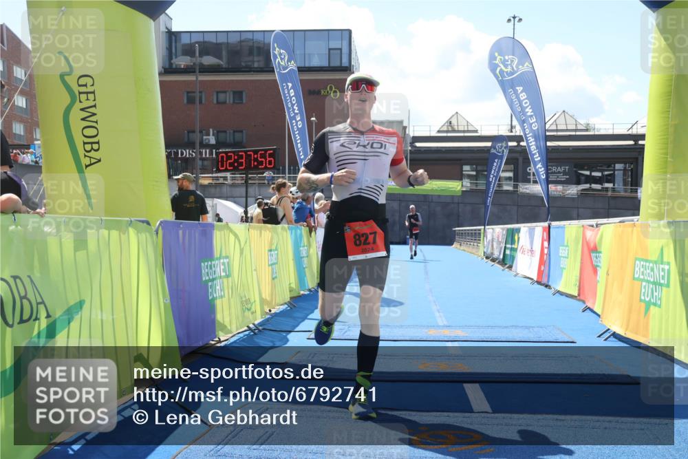11.08.2024 - GEWOBA Citytriathlon Bremen Lena Gebhardt http://msf.ph/oto/6792741 11.08.2024 13:37:52 Ziel 827, 900 meine-sportfotos.de