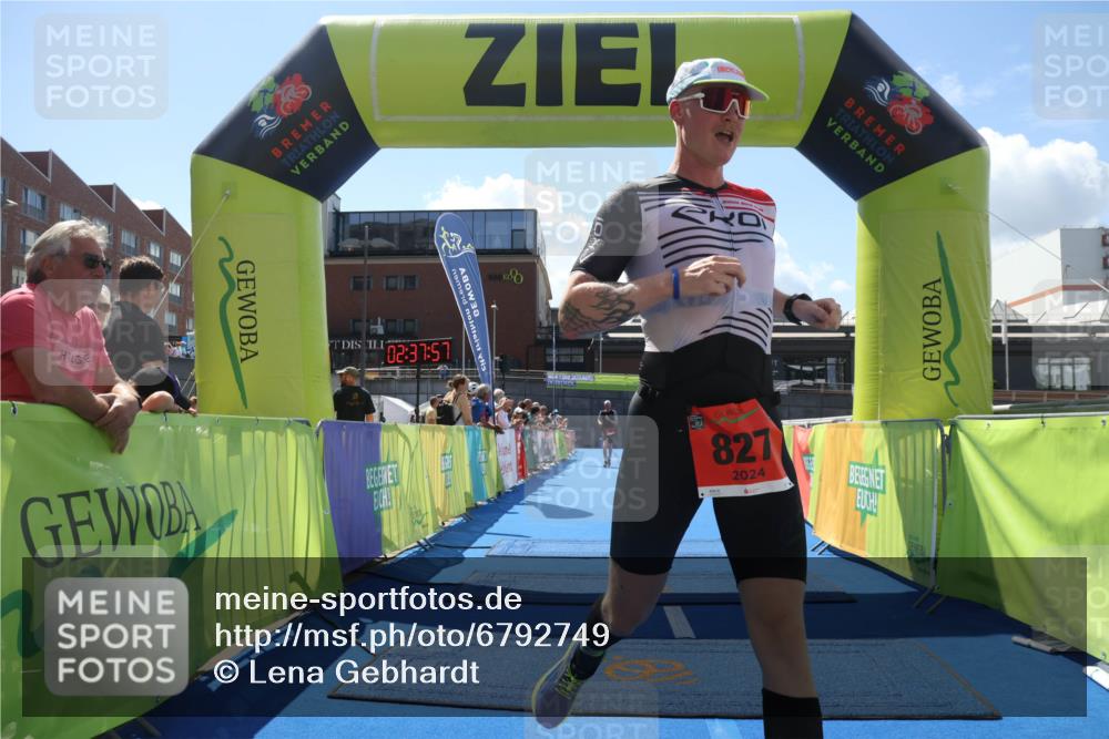 11.08.2024 - GEWOBA Citytriathlon Bremen Lena Gebhardt http://msf.ph/oto/6792749 11.08.2024 13:37:53 Ziel 827, 900 meine-sportfotos.de