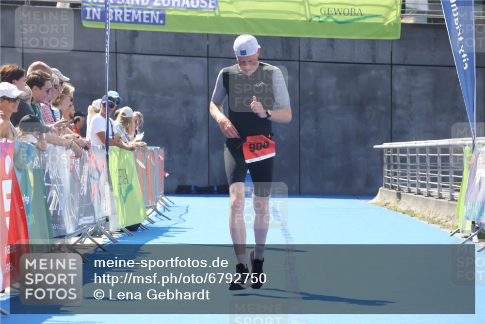 11.08.2024 - GEWOBA Citytriathlon Bremen Lena Gebhardt http://msf.ph/oto/6792750 11.08.2024 13:37:56 Ziel 827, 900 meine-sportfotos.de