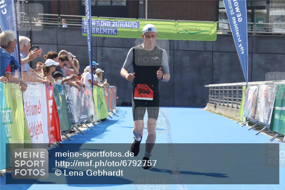 11.08.2024 - GEWOBA Citytriathlon Bremen Lena Gebhardt http://msf.ph/oto/6792757 11.08.2024 13:37:57 Ziel 827, 900 meine-sportfotos.de