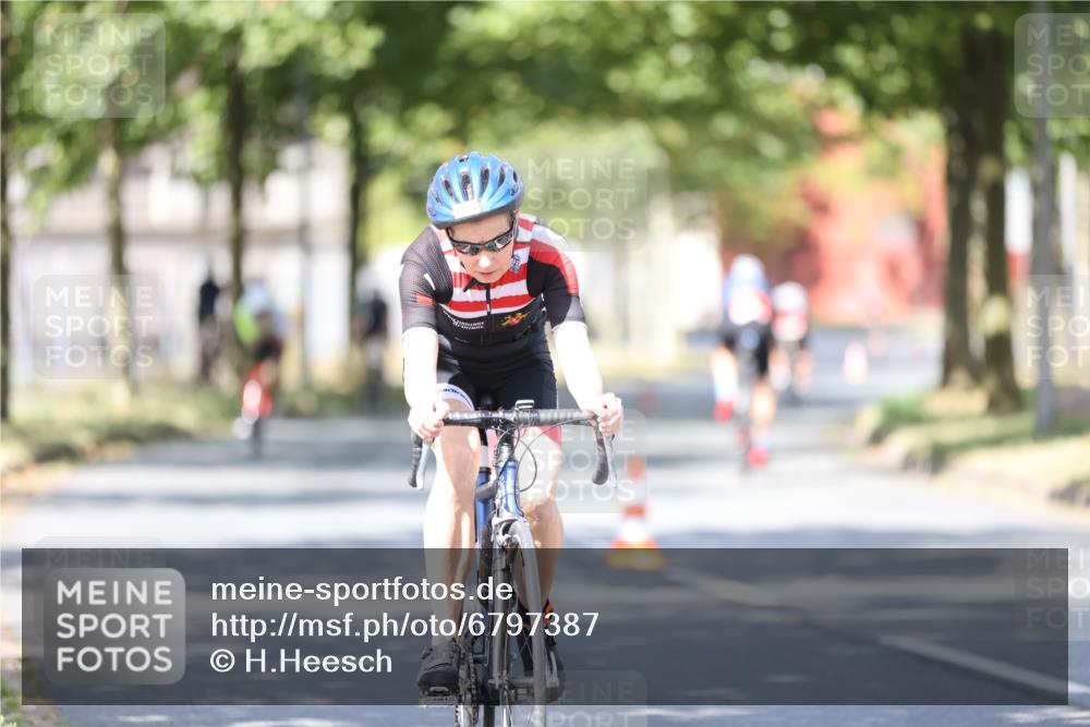 11.08.2024 - GEWOBA Citytriathlon Bremen H.Heesch http://msf.ph/oto/6797387 11.08.2024 11:51:47 Laufen  meine-sportfotos.de