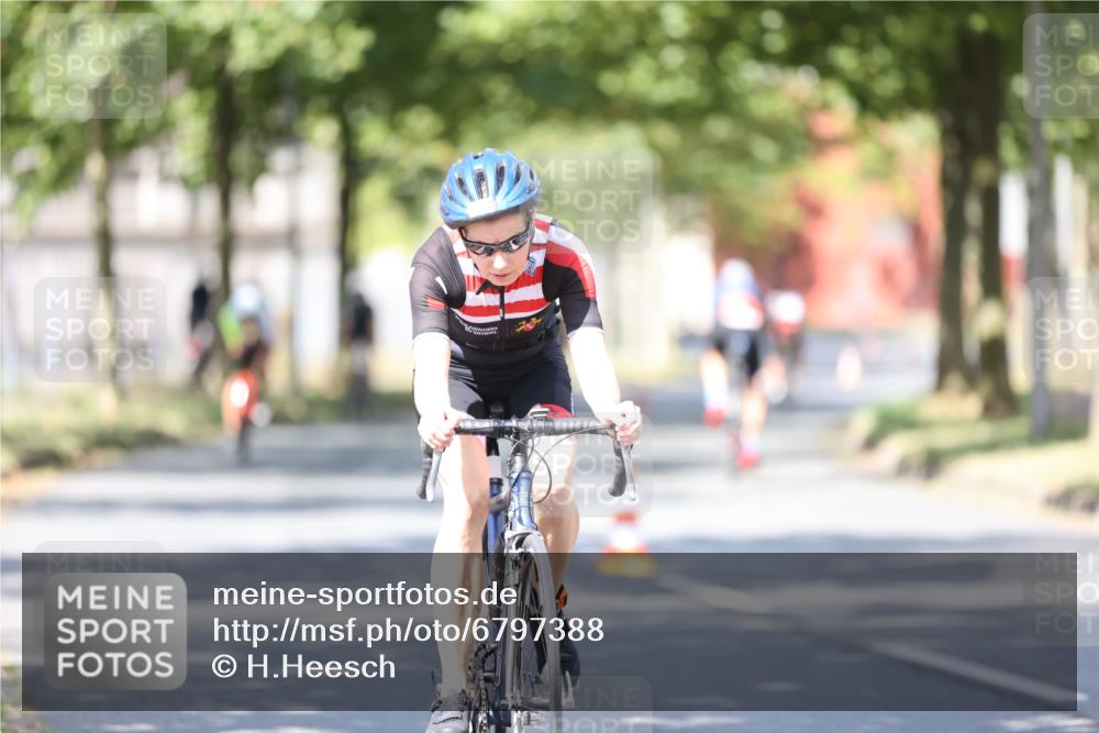 11.08.2024 - GEWOBA Citytriathlon Bremen H.Heesch http://msf.ph/oto/6797388 11.08.2024 11:51:47 Laufen  meine-sportfotos.de