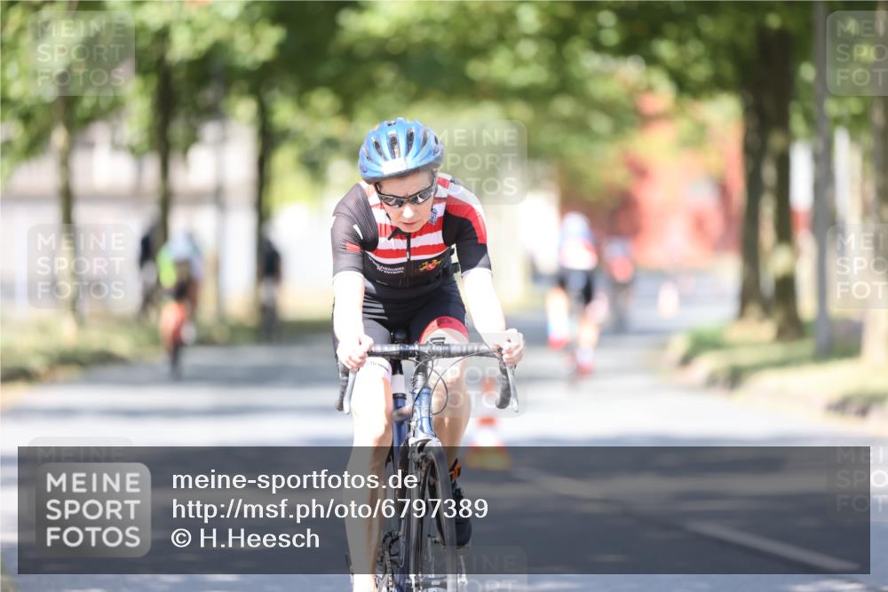 11.08.2024 - GEWOBA Citytriathlon Bremen H.Heesch http://msf.ph/oto/6797389 11.08.2024 11:51:47 Laufen  meine-sportfotos.de