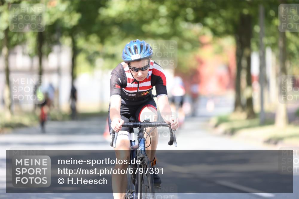 11.08.2024 - GEWOBA Citytriathlon Bremen H.Heesch http://msf.ph/oto/6797391 11.08.2024 11:51:48 Laufen  meine-sportfotos.de
