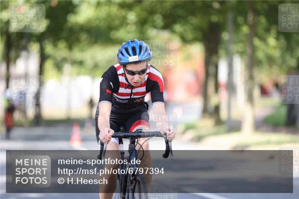 11.08.2024 - GEWOBA Citytriathlon Bremen H.Heesch http://msf.ph/oto/6797394 11.08.2024 11:51:48 Laufen  meine-sportfotos.de