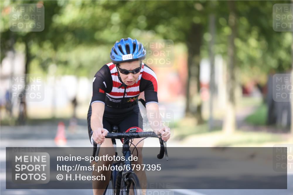 11.08.2024 - GEWOBA Citytriathlon Bremen H.Heesch http://msf.ph/oto/6797395 11.08.2024 11:51:48 Laufen  meine-sportfotos.de