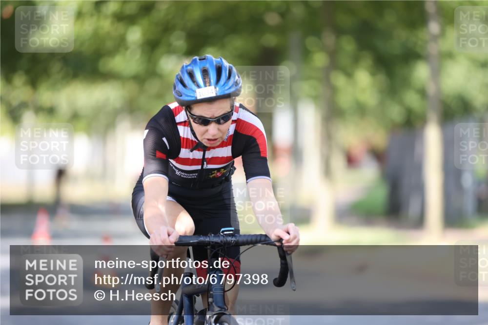 11.08.2024 - GEWOBA Citytriathlon Bremen H.Heesch http://msf.ph/oto/6797398 11.08.2024 11:51:48 Laufen  meine-sportfotos.de