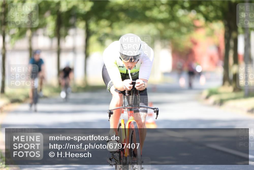 11.08.2024 - GEWOBA Citytriathlon Bremen H.Heesch http://msf.ph/oto/6797407 11.08.2024 11:51:51 Laufen  meine-sportfotos.de