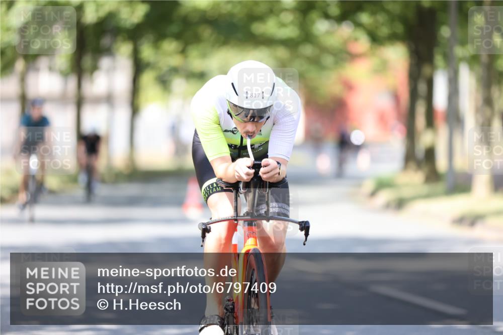 11.08.2024 - GEWOBA Citytriathlon Bremen H.Heesch http://msf.ph/oto/6797409 11.08.2024 11:51:52 Laufen  meine-sportfotos.de