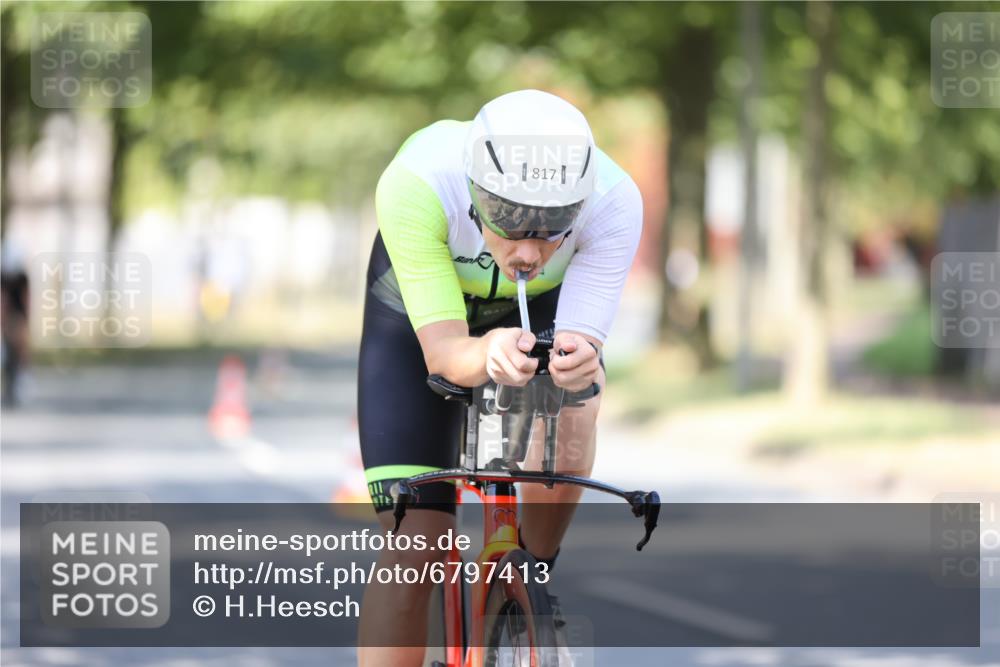 11.08.2024 - GEWOBA Citytriathlon Bremen H.Heesch http://msf.ph/oto/6797413 11.08.2024 11:51:52 Laufen  meine-sportfotos.de