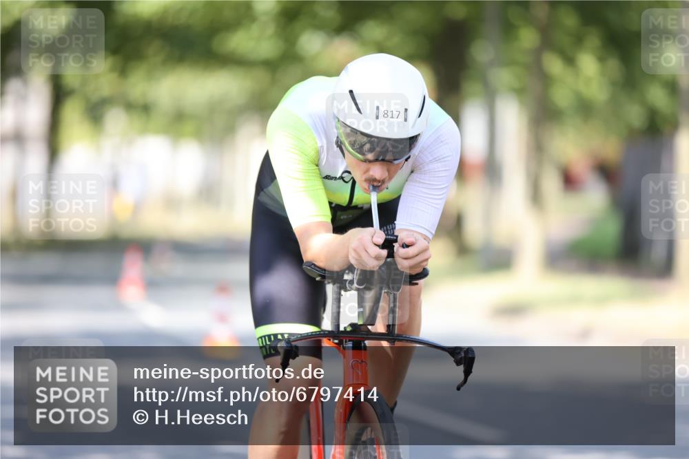 11.08.2024 - GEWOBA Citytriathlon Bremen H.Heesch http://msf.ph/oto/6797414 11.08.2024 11:51:52 Laufen  meine-sportfotos.de
