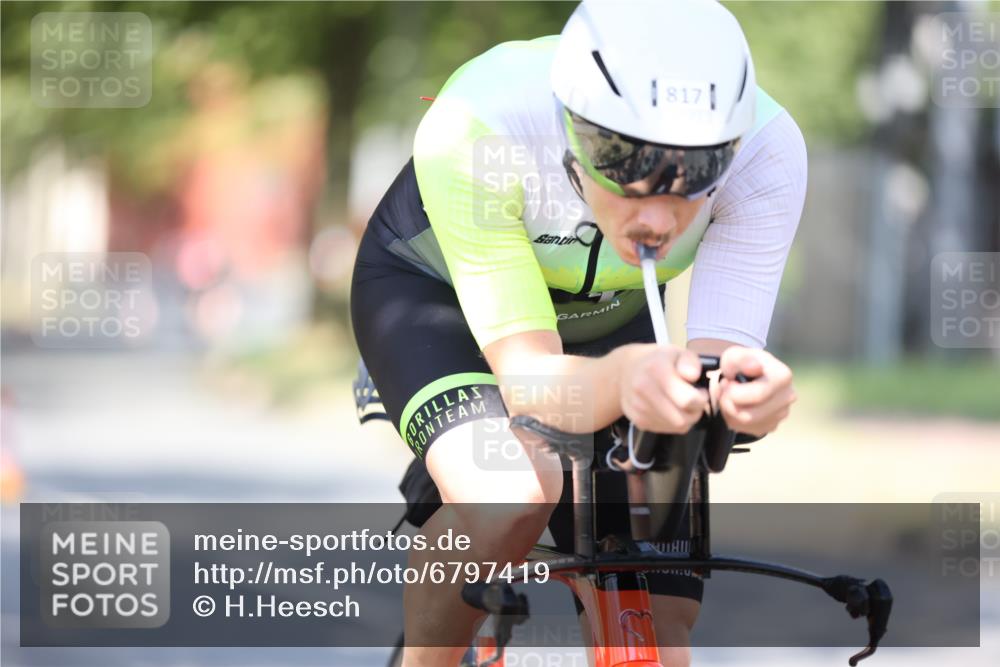11.08.2024 - GEWOBA Citytriathlon Bremen H.Heesch http://msf.ph/oto/6797419 11.08.2024 11:51:52 Laufen  meine-sportfotos.de