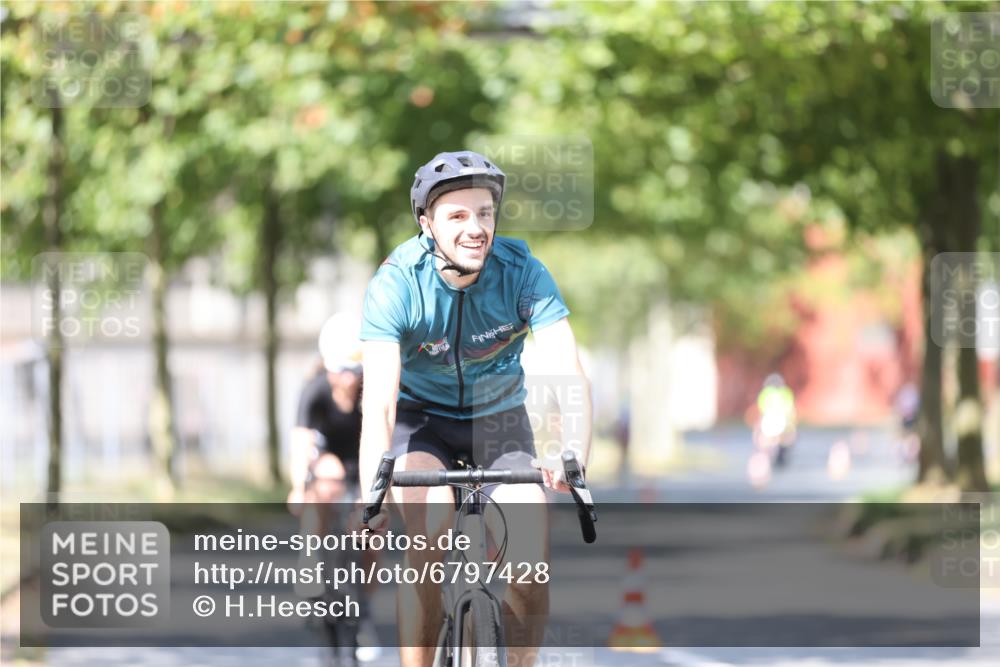 11.08.2024 - GEWOBA Citytriathlon Bremen H.Heesch http://msf.ph/oto/6797428 11.08.2024 11:51:55 Laufen  meine-sportfotos.de