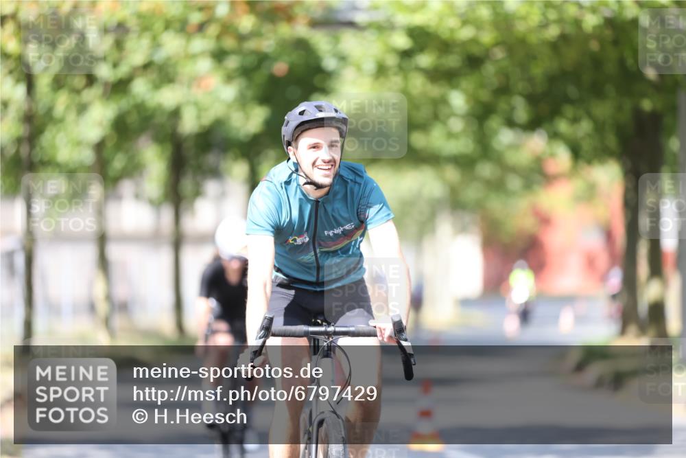 11.08.2024 - GEWOBA Citytriathlon Bremen H.Heesch http://msf.ph/oto/6797429 11.08.2024 11:51:55 Laufen  meine-sportfotos.de