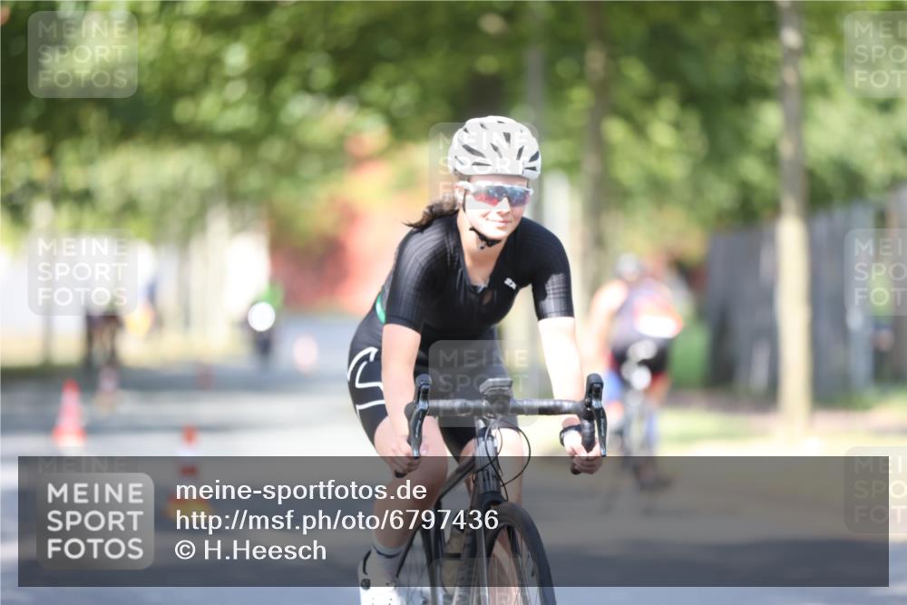 11.08.2024 - GEWOBA Citytriathlon Bremen H.Heesch http://msf.ph/oto/6797436 11.08.2024 11:51:56 Laufen  meine-sportfotos.de