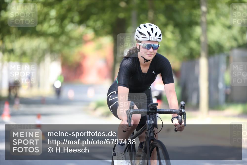 11.08.2024 - GEWOBA Citytriathlon Bremen H.Heesch http://msf.ph/oto/6797438 11.08.2024 11:51:56 Laufen  meine-sportfotos.de