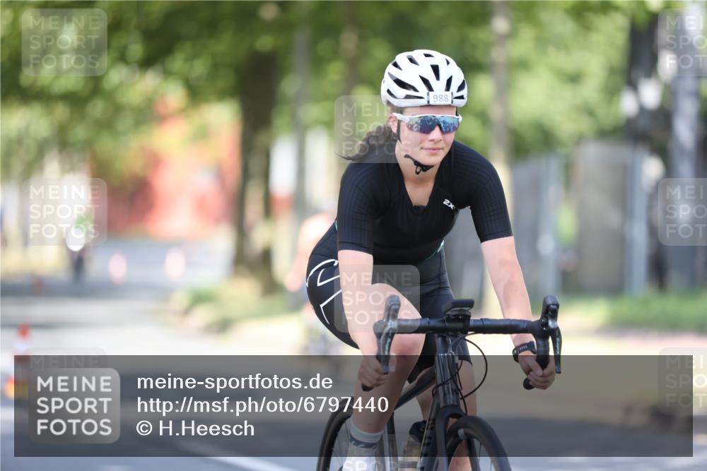 11.08.2024 - GEWOBA Citytriathlon Bremen H.Heesch http://msf.ph/oto/6797440 11.08.2024 11:51:56 Laufen  meine-sportfotos.de