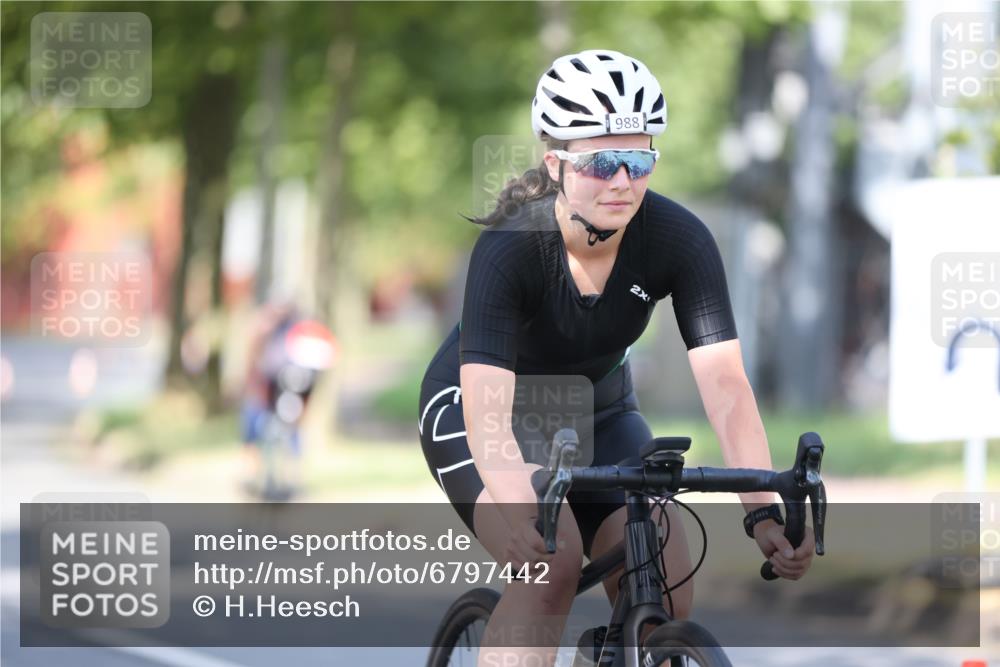 11.08.2024 - GEWOBA Citytriathlon Bremen H.Heesch http://msf.ph/oto/6797442 11.08.2024 11:51:56 Laufen  meine-sportfotos.de