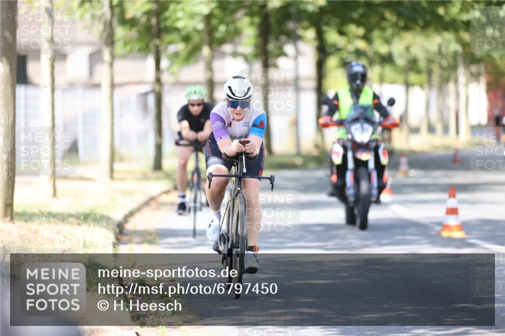 11.08.2024 - GEWOBA Citytriathlon Bremen H.Heesch http://msf.ph/oto/6797450 11.08.2024 11:52:03 Laufen  meine-sportfotos.de