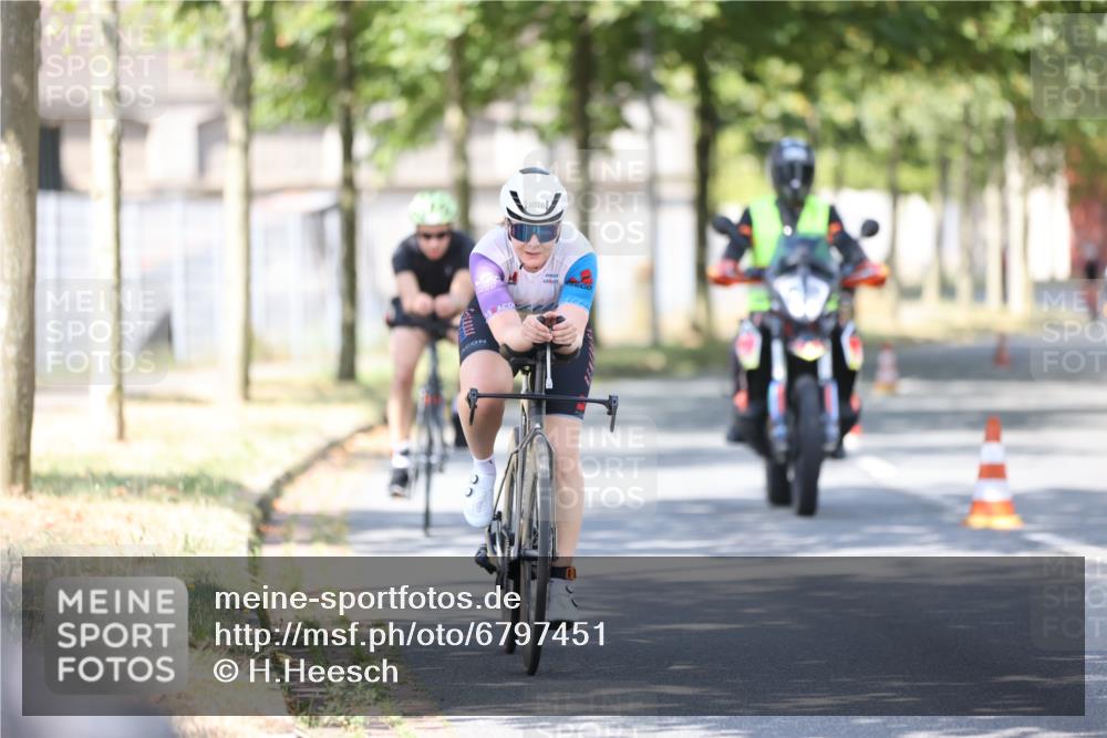 11.08.2024 - GEWOBA Citytriathlon Bremen H.Heesch http://msf.ph/oto/6797451 11.08.2024 11:52:03 Laufen  meine-sportfotos.de