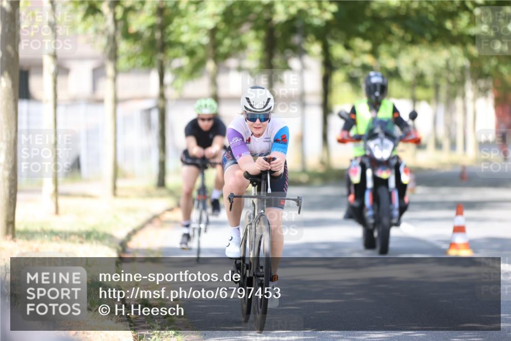 11.08.2024 - GEWOBA Citytriathlon Bremen H.Heesch http://msf.ph/oto/6797453 11.08.2024 11:52:03 Laufen  meine-sportfotos.de