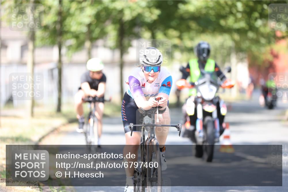 11.08.2024 - GEWOBA Citytriathlon Bremen H.Heesch http://msf.ph/oto/6797460 11.08.2024 11:52:04 Laufen  meine-sportfotos.de