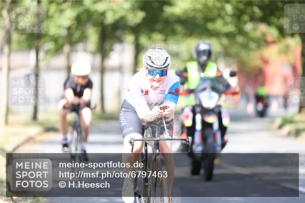 11.08.2024 - GEWOBA Citytriathlon Bremen H.Heesch http://msf.ph/oto/6797463 11.08.2024 11:52:04 Laufen  meine-sportfotos.de