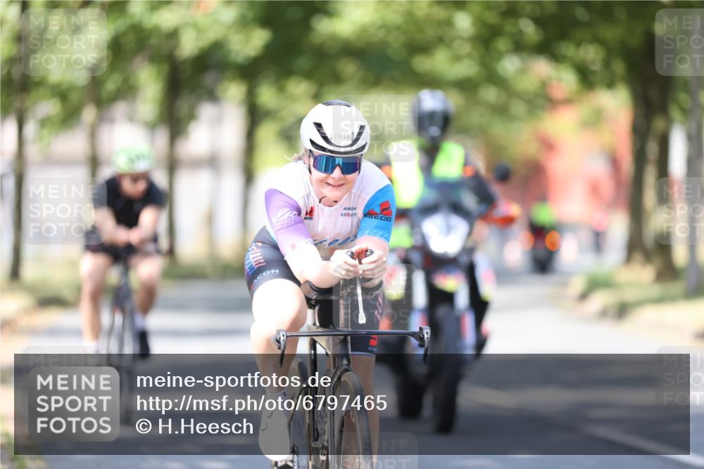 11.08.2024 - GEWOBA Citytriathlon Bremen H.Heesch http://msf.ph/oto/6797465 11.08.2024 11:52:04 Laufen  meine-sportfotos.de