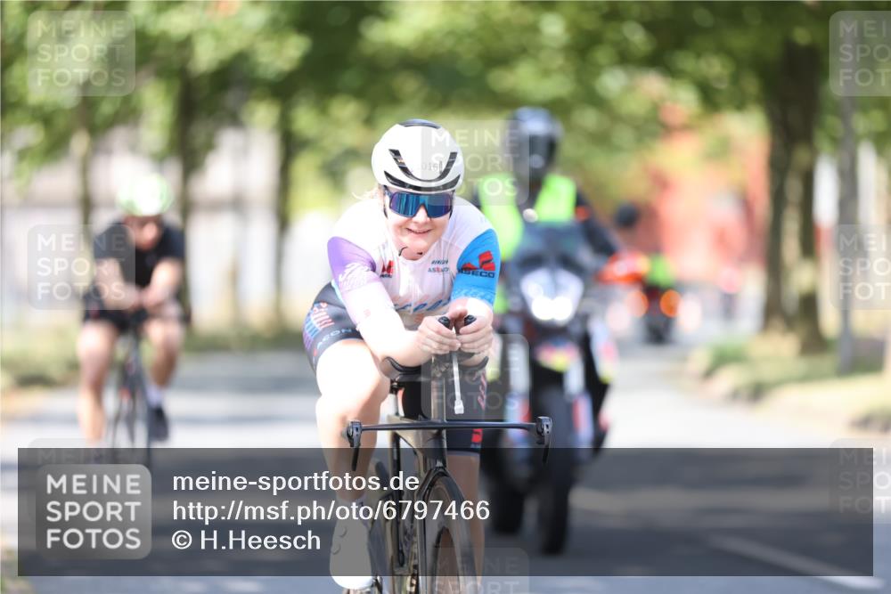 11.08.2024 - GEWOBA Citytriathlon Bremen H.Heesch http://msf.ph/oto/6797466 11.08.2024 11:52:04 Laufen  meine-sportfotos.de