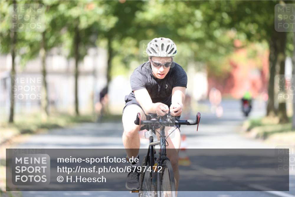 11.08.2024 - GEWOBA Citytriathlon Bremen H.Heesch http://msf.ph/oto/6797472 11.08.2024 11:52:05 Laufen  meine-sportfotos.de