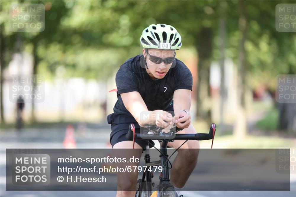 11.08.2024 - GEWOBA Citytriathlon Bremen H.Heesch http://msf.ph/oto/6797479 11.08.2024 11:52:05 Laufen  meine-sportfotos.de
