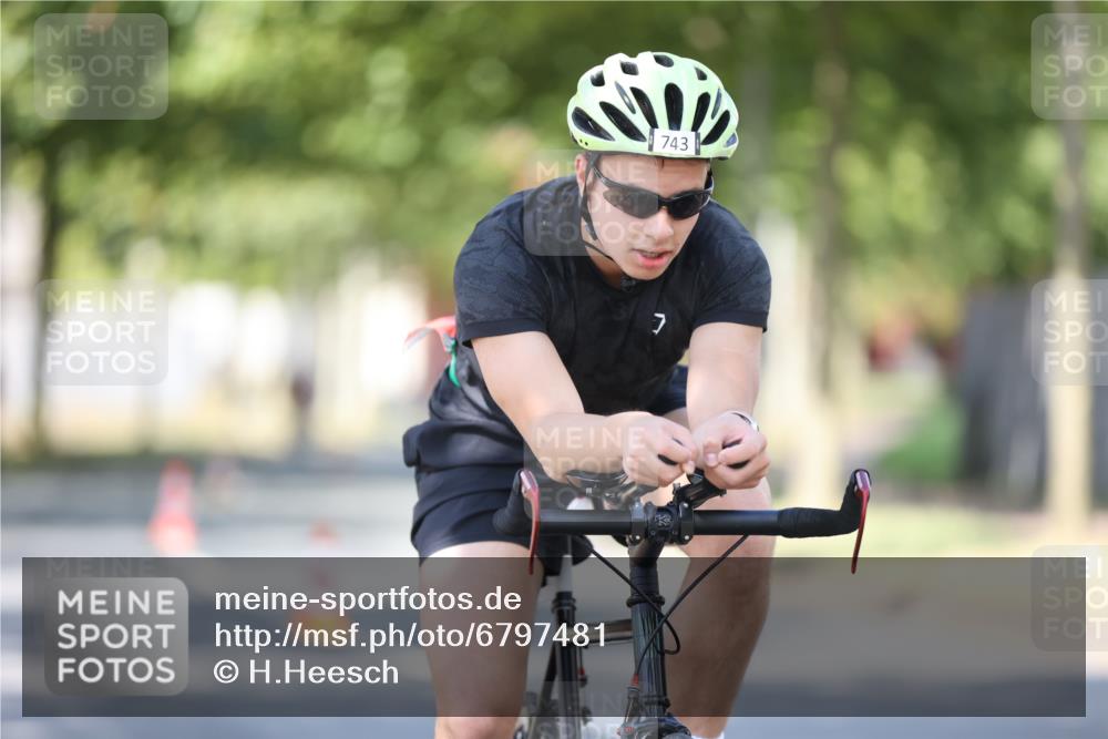 11.08.2024 - GEWOBA Citytriathlon Bremen H.Heesch http://msf.ph/oto/6797481 11.08.2024 11:52:05 Laufen  meine-sportfotos.de