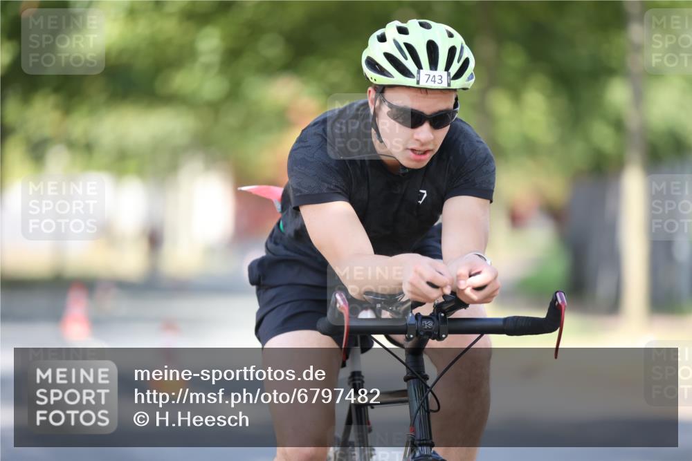 11.08.2024 - GEWOBA Citytriathlon Bremen H.Heesch http://msf.ph/oto/6797482 11.08.2024 11:52:05 Laufen  meine-sportfotos.de