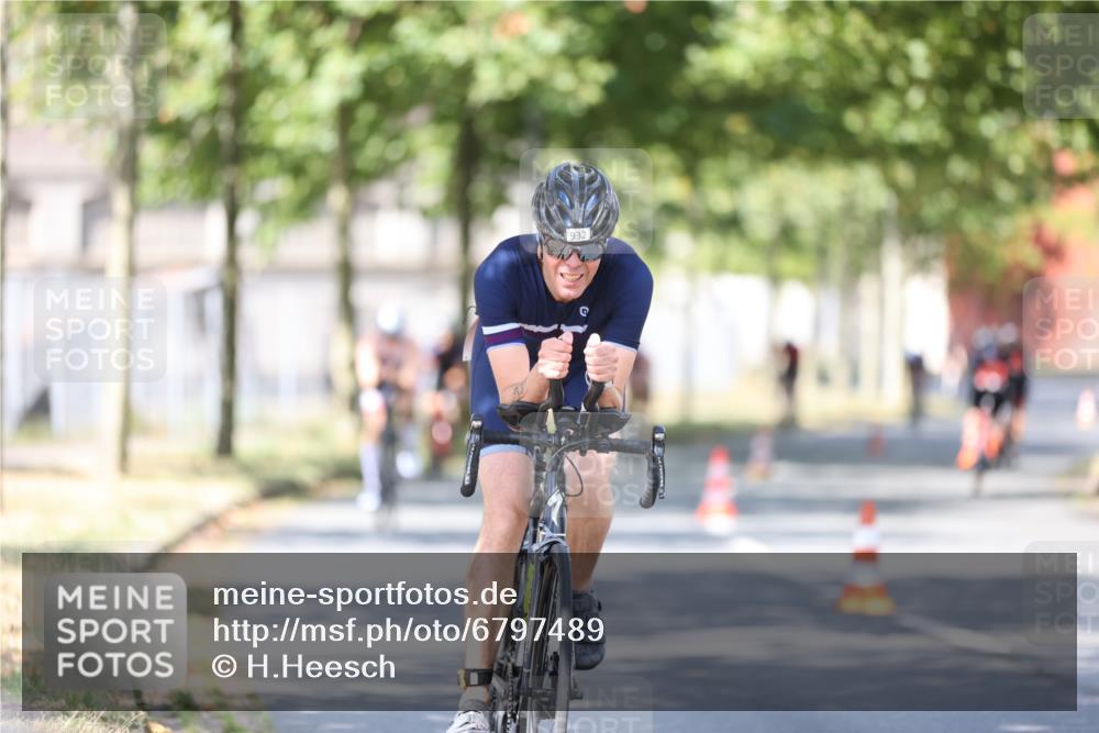 11.08.2024 - GEWOBA Citytriathlon Bremen H.Heesch http://msf.ph/oto/6797489 11.08.2024 11:52:10 Laufen  meine-sportfotos.de