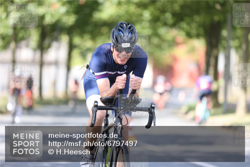 11.08.2024 - GEWOBA Citytriathlon Bremen H.Heesch http://msf.ph/oto/6797497 11.08.2024 11:52:11 Laufen  meine-sportfotos.de
